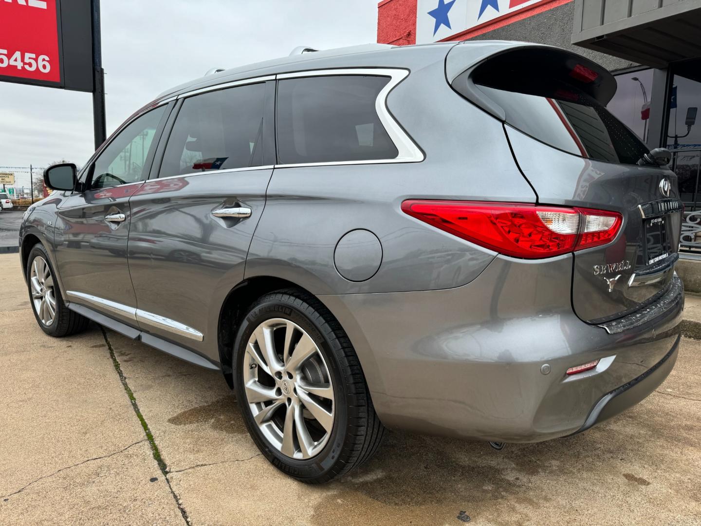 2015 GRAY INFINITI QX60 BASE (5N1AL0MNXFC) , located at 5900 E. Lancaster Ave., Fort Worth, TX, 76112, (817) 457-5456, 0.000000, 0.000000 - Photo#6